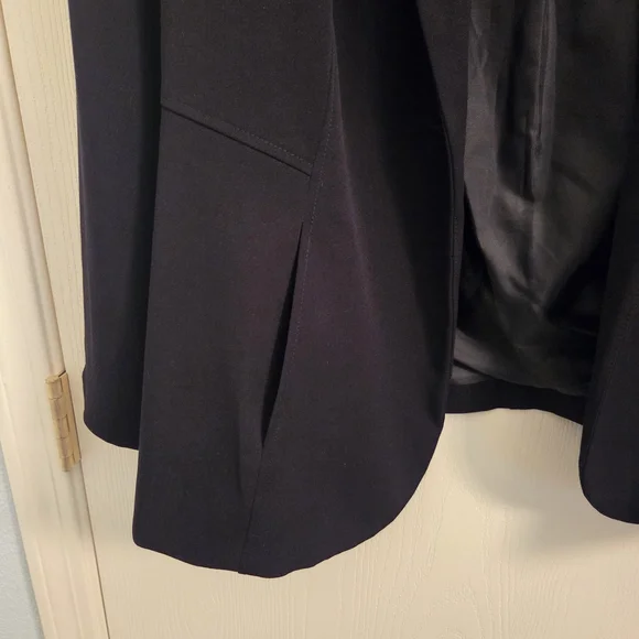 Investments Classic Black Blazer - Picture 3 of 8